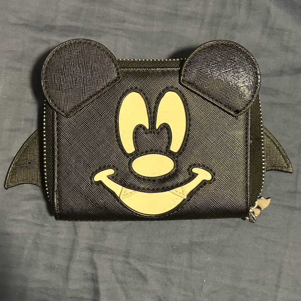 LOUNGEFLY - Mickey Bat Wallet - Glow in the dark!